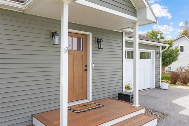 6 Vivian Lane, St. Albans Town, VT 05478