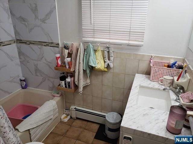 236 E Palisades Boulevard, Palisades Park, NJ 07650
