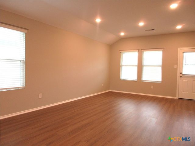 205 Granary Drive, Kyle, TX 78640