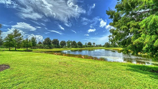 7552 DIVOT LOOP, Bradenton, FL 34202