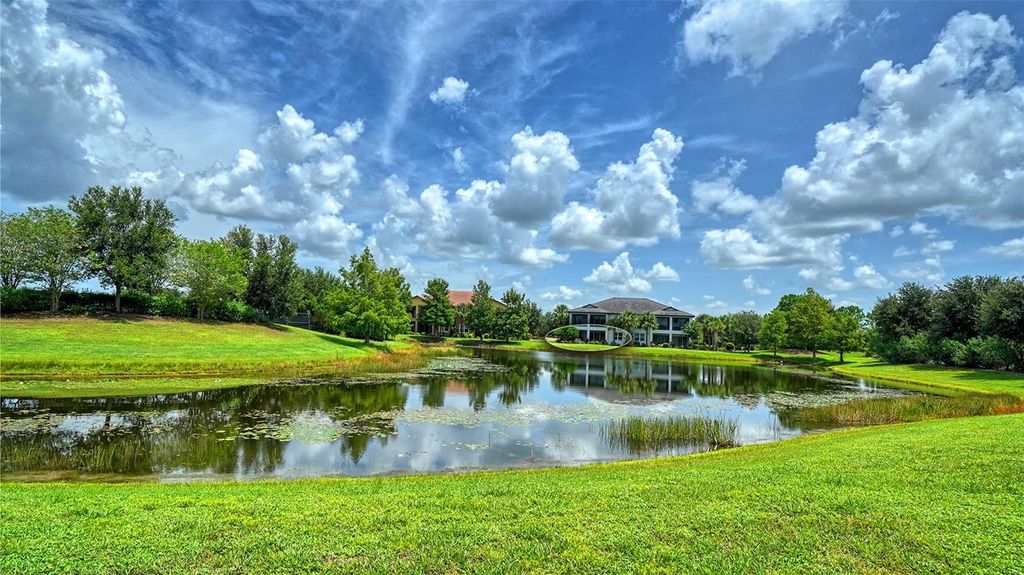 Image 16 of property listing at 7552 DIVOT LOOP, Bradenton, FL 34202