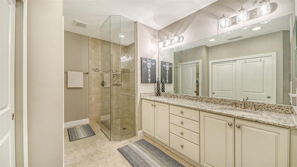 Image 30 of property listing at 7552 DIVOT LOOP, Bradenton, FL 34202