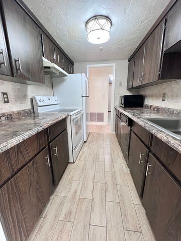 39 Christopher B, Stoughton, MA 02072