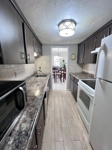 39 Christopher B, Stoughton, MA 02072