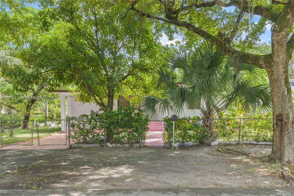 12037 NW 8th Ave, North Miami, FL 33168