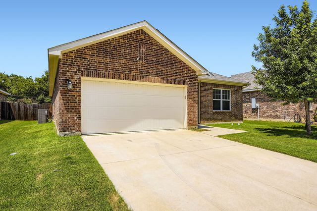 421 Starboard Drive, Crowley, TX 76036