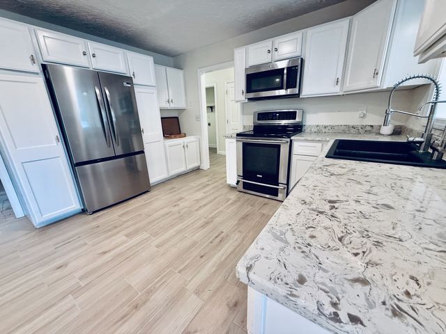 3 Scott Rd, Littleton, MA 01460
