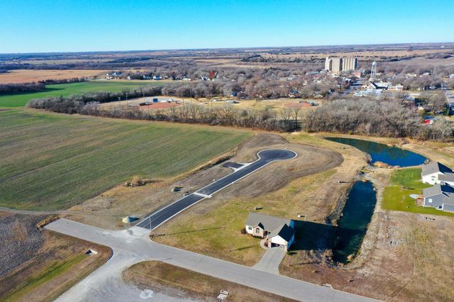 111 S Cottonwood Ct, Whitewater, KS 67154