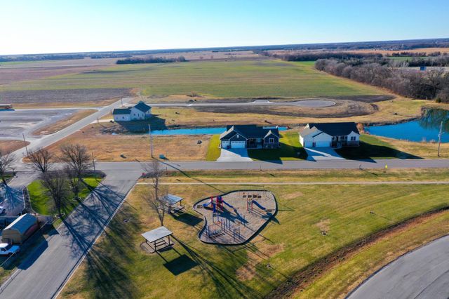 111 S Cottonwood Ct, Whitewater, KS 67154