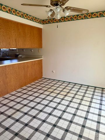 27420 Milton Avenue, Warren, MI 48092