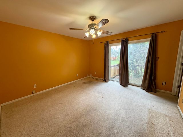 27420 Milton Avenue, Warren, MI 48092