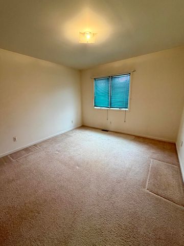 27420 Milton Avenue, Warren, MI 48092