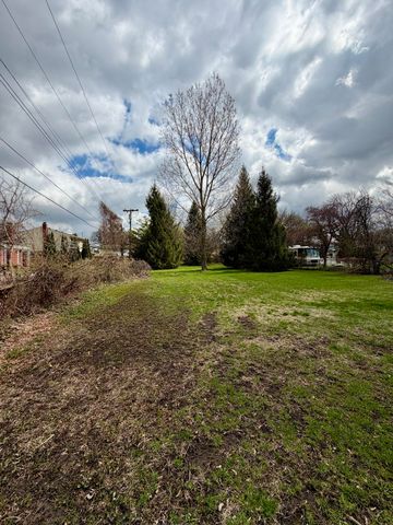 27420 Milton Avenue, Warren, MI 48092