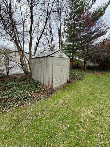 27420 Milton Avenue, Warren, MI 48092