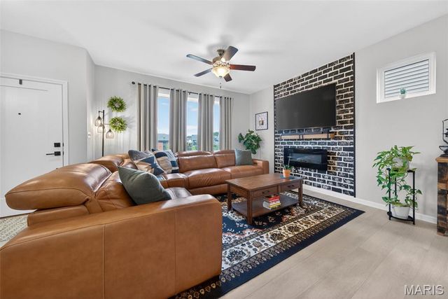 13 Aubrey Place, St Charles, MO 63303
