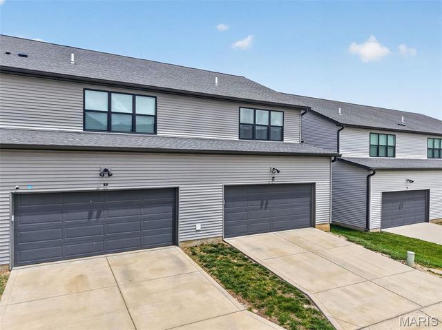 13 Aubrey Place, St Charles, MO 63303