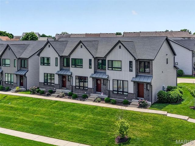 13 Aubrey Place, St Charles, MO 63303