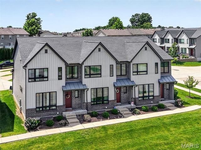13 Aubrey Place, St Charles, MO 63303