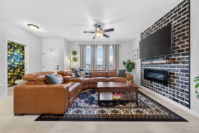 13 Aubrey Place, St Charles, MO 63303