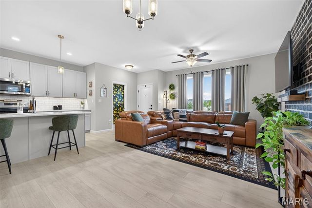 13 Aubrey Place, St Charles, MO 63303