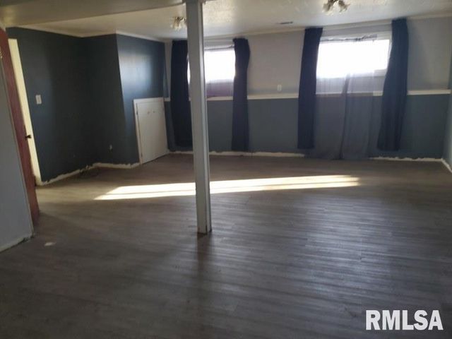 1700 ROBIN Court, Galesburg, IL 61401