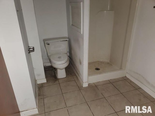 1700 ROBIN Court, Galesburg, IL 61401