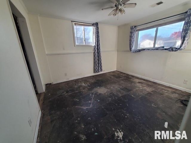 1700 ROBIN Court, Galesburg, IL 61401