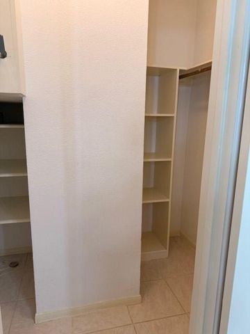 4001 Tanglewilde Street 811, Houston, TX 77063