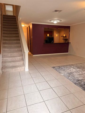 4001 Tanglewilde Street 811, Houston, TX 77063