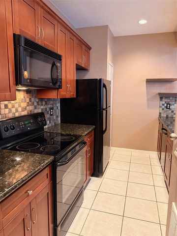 4001 Tanglewilde Street 811, Houston, TX 77063