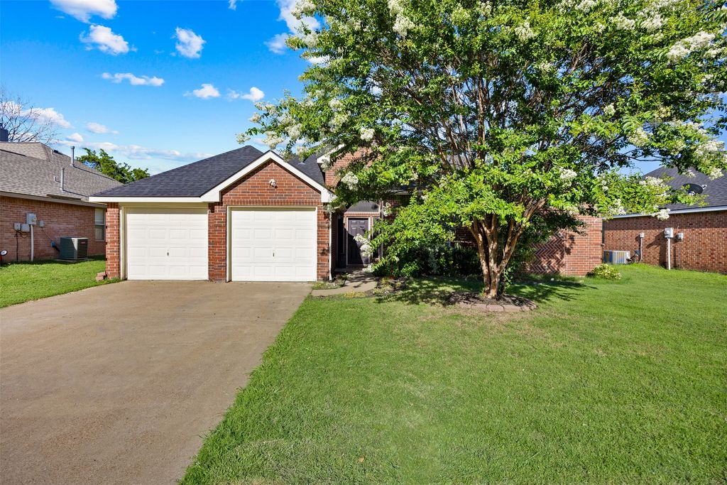 1114 Pheasant Drive, Midlothian, TX 76065