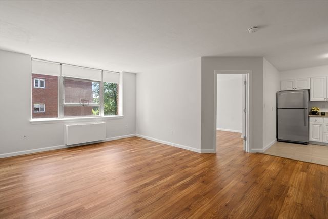 20 Hammond Pond 302, Newton, MA 02459
