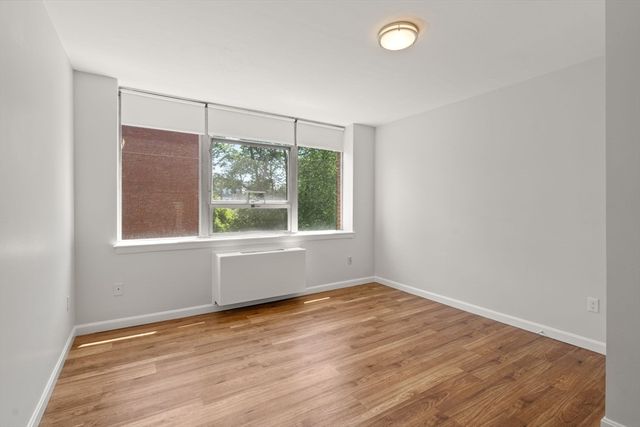 20 Hammond Pond 302, Newton, MA 02459