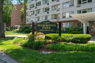 20 Hammond Pond 302, Newton, MA 02459
