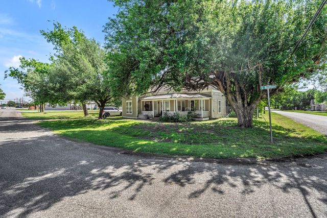 209 S Britton Street, Tom Bean, TX 75489