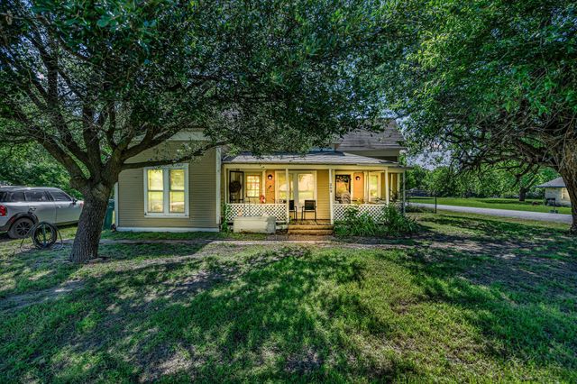 209 S Britton Street, Tom Bean, TX 75489