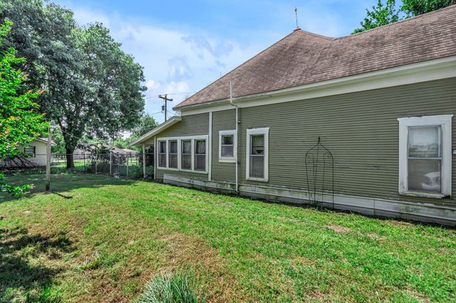 209 S Britton Street, Tom Bean, TX 75489