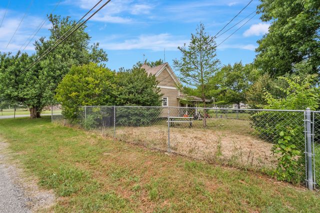 209 S Britton Street, Tom Bean, TX 75489