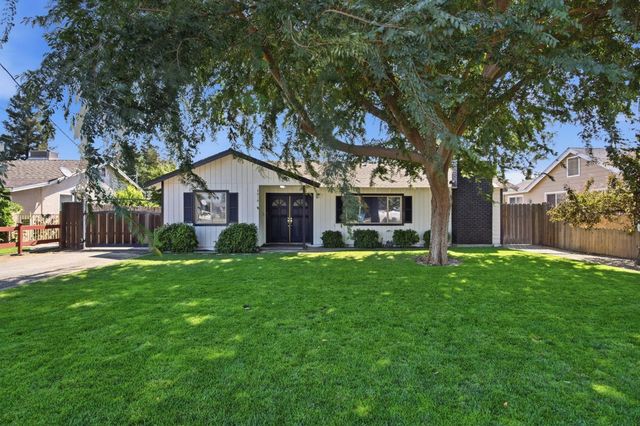 3010 Lester Rd, Denair, CA 95316