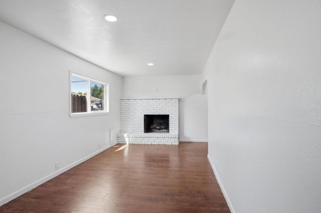3010 Lester Rd, Denair, CA 95316