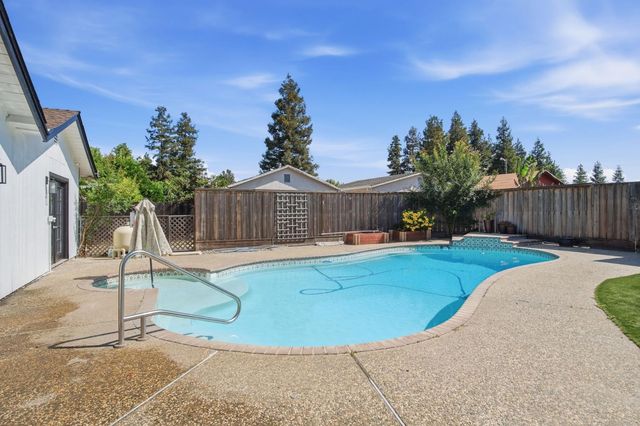 3010 Lester Rd, Denair, CA 95316