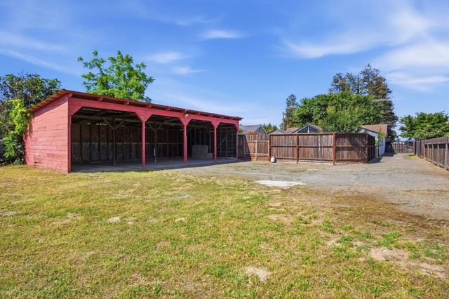 3010 Lester Rd, Denair, CA 95316