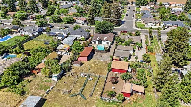 3010 Lester Rd, Denair, CA 95316