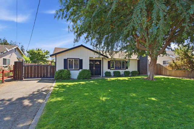 3010 Lester Rd, Denair, CA 95316