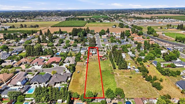 3010 Lester Rd, Denair, CA 95316