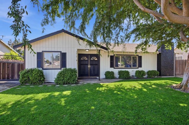 3010 Lester Rd, Denair, CA 95316