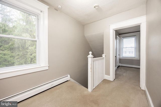 2063 VALLEY RD, Parkesburg, PA 19365