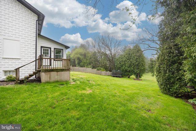 2063 VALLEY RD, Parkesburg, PA 19365