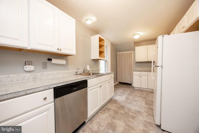 2063 VALLEY RD, Parkesburg, PA 19365