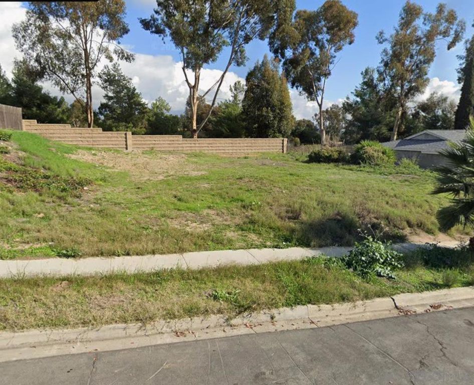 6481 E Lake, San Diego, CA 92119 — exterior